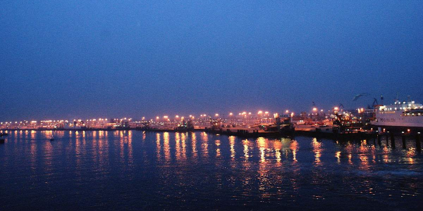 <i style='color:red'>可降低待機功耗的智能照明控製裝置</i>